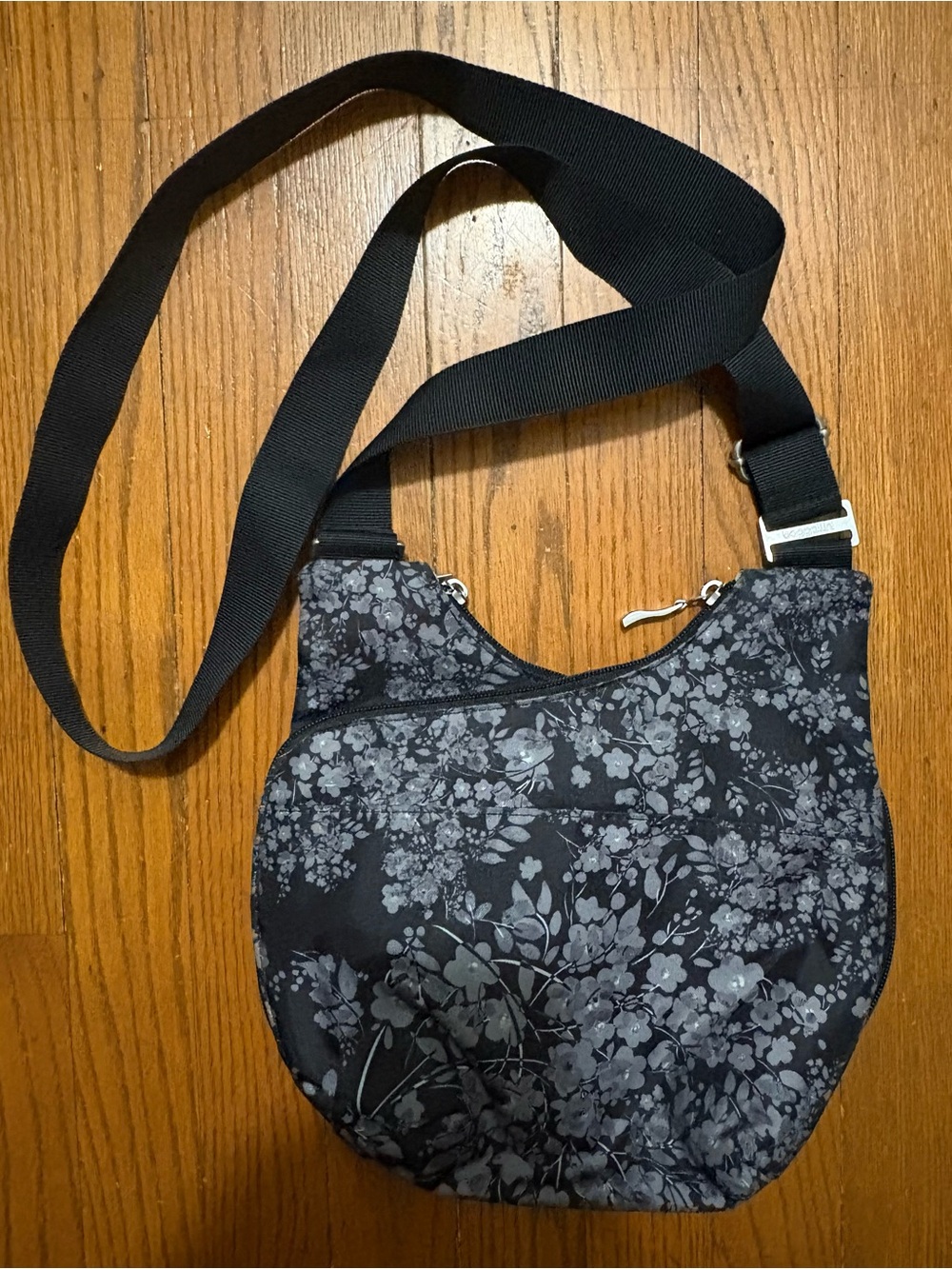 Baggallini Black and Gray Floral Print Crossbody Bag - Picture 2 of 7